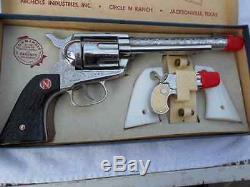 toy six shooter