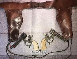 1939-40 KILGORE AMERICAN Cap Gun Set With tooled Leather Holster Belt Fantastic