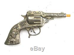 1940 MINT Vintage Cast Iron PAWNEE BILL SOLID STEEL REVOLVER Cap Gun Toy UNFIRED