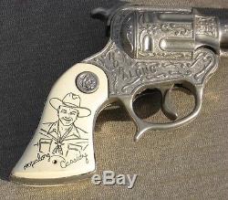 1940's Wyandotte Toys Hopalong Cassidy Toy western cap gun near mint original
