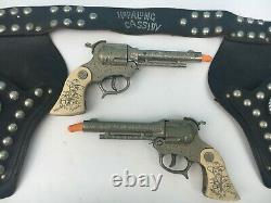1950 Wyandotte HOPALONG CASSIDY Double Holster and 9 CAP GUN SET
