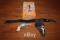 1950s HOPALONG CASSIDY CAP GUN & HOLSTER SET WITH THE ORIGINAL BOX