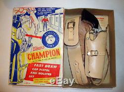 1950s KILGORE 10.5 CHAMPION FAST DRAW METAL CAP GUN & LEATHER HOLSTER IN BOX