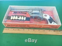 1955 Hubley TEXAN. 38 Diecast REVOLVER CAP GUN withBullets & Cartridge Clip MIP