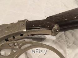 1958 Hubley RIFLEMAN Winchester FLIP SPECIAL cap gun TOY RIFLE