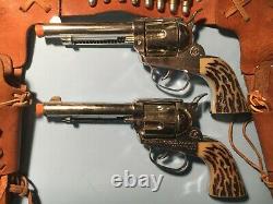 1960 Mattel FANNER SHOOTIN' SHELL Double Holster Set with (2) Cap Guns Nice