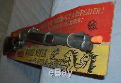 1960s MARX JOHNNY WEST FULL SIZE CHILD'S RIFLE EXCELLENT WORKING ON CARD! Gun