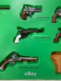 1966 Marx Famous Firearms De Luxe Edition Collectors Album Mini Historical Guns