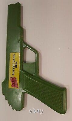 70s/80s Beetle Bailey rubber band Gun rack toy