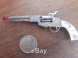 AMAZING COLT CIVIL WAR 1851 GUN 2mm. MINIATURE. WATCH FOB. Pedant pistol toy MOP