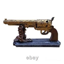 A very beautiful masterpiece, in the shape of a gun, a nice gift for warriors