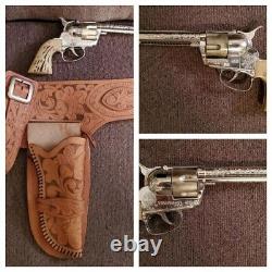 Beautiful 1950s Fanner 50 Cap Gun & Beautiful Leather Holster With Tooling