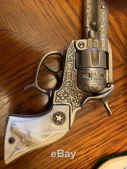 Beautiful Keyston Cap Gun Holster With Two Cast Iron Hubley Texans