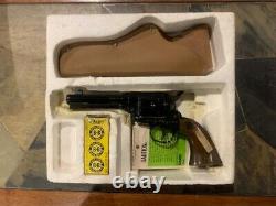 Daisy model 179 Peacemaker Six Gun BB pistol with holster and box
