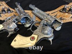 GUNS & HOLSTER Vintage Hubley Complete Leather Holster and Pistol Set with tag