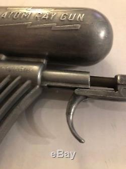 Hiller Atom Ray Gun Water Pistol With Original Box! Vintage Antique Toy