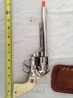 Hubley Cowboy Cap Pistol Gun 11 1/2 Inches Long Works with holster