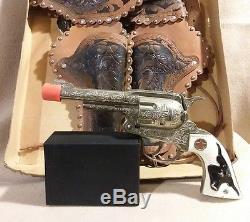 Hubley Texan Jr Gun and Holster Set Original Box Orange Safety Barrel Caps
