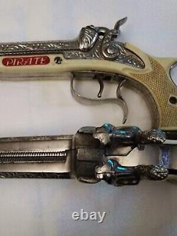 Hubley Toy Flintlock Double Barrel. 1950s Toy Pirate Pistol No. 265