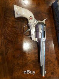 Hubley Vintage Cowboy Repeating Toy Pistol Cap Gun With Original Box