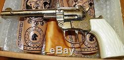 Hubley Vintage Genuine Leather 2 Cap Gun Holster Set in Box Mint