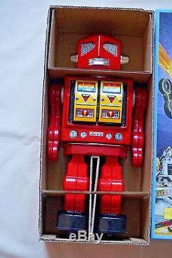 Japan VINTAGE Tin Toy Red 12 Space Evil Robot w Machine Gun Battery Operated