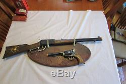 Johnny Eagle Red River Gun Wall Rack With Pistol 1965