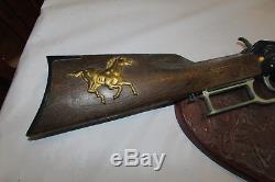 Johnny Eagle Red River Gun Wall Rack With Pistol 1965