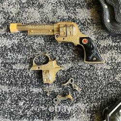 LOT OF 3 CapGuns And 3 Holsters Hubley Gold Plated Texan Junior Cap Gun Ponyboy