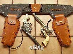 Large Leather Double Holster + 2 Big Hubley Cowboy Die Cast Cap Guns