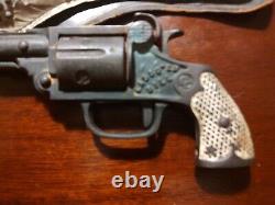 Lasso'em Bill Cast Iron 9 Kenton Toy Cap Gun 1923 Rare Antique with Holster