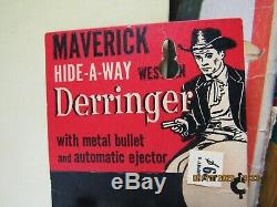 Maverick Tv Show 2 Hide-a-way Derringer Guns Never Used On Cards 1958 Nos Rare