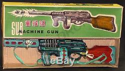 Me 601 Sub Machine Gun Battery Op. Red China Vintage'60 Mintin Box Toy