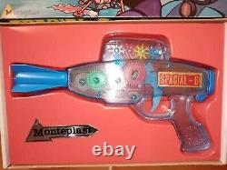 Monteplast. Spacial 6. Vintage space gun. Pistol. Rare spain space toy. 60, s