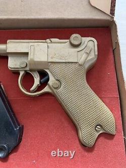 NEW VINTAGE 1950'S GERMAN LUGER NON-CAP GUN BOXED WATER PISTOL With TWO CLIPS