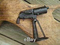 Old Vintage Cast Iron Grey Iron Rapid Fire Machine Gun Anti Aircraft Toy Caps