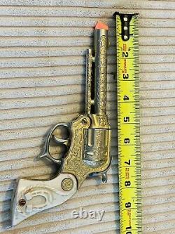 Old Vtg 1950's WYANDOTTE Cap Toy Gun Pistol WithPlug RED RANGER Gold Finish