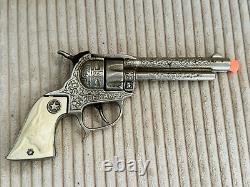 Old Vtg Cast Iron HUBLEY TEXAN Toy Cap Gun Pistol 50-Shot WithPlug & Original Box