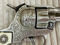 Old Vtg Cast Iron HUBLEY TEXAN Toy Cap Gun Pistol 50-Shot WithPlug & Original Box