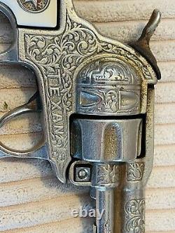 Old Vtg HUBLEY Cast Iron TEXAN Cap Toy Gun 50-Shot Repeater Pistol WithBox & Plug