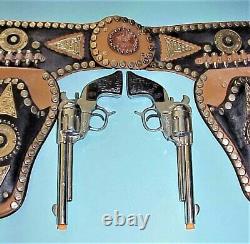 Pre-owned Deluxe Presentation Set 1950's Roy Rogers Twin Guns & Leather Holsters