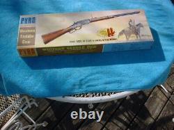 Pyro Nos Vintage Western Saddle Gun Life-like Full Size Rifle Plastic Model Kit