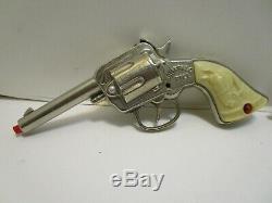 RARE 1940 STEVENS BUFFALO BILL NICKEL PLATED CAST IRON CAP GUNS WithHOLSTER