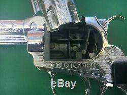 RARE 1960 Kilgore CHAMPION 11 inch diecast CAP GUN withHOLSTER MINT in Box