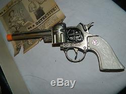 RARE 2IN1 COMBO SET 1950 HUBLEY DRAGNET Cap Gun with CARNELL ROUNDUP OUTFIT SUPER