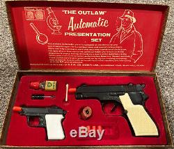 RARE VINTAGE 1960s THE OUTLAW DETECTIVE DELUXE CAP GUN SET MINT UNUSED IN BOX