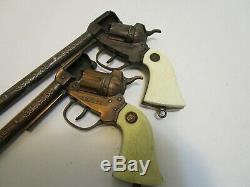 RARE VINTAGE ACTOY WYATT EARP BUNTLINE SPECIAL COPPER CLAD CAP GUNS WithHOLSTER