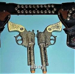 Rare Vintage 1940's Hopalong Cassidy Twin Guns & Black Leather Holster Set