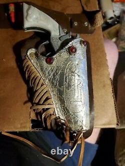 Roy Roger's Holster Set With TWIN GUNS AND BULLETS, VINTAGE IN BOX, PRE-OWNED