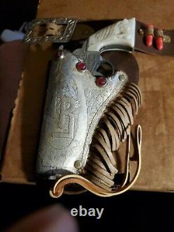 Roy Roger's Holster Set With TWIN GUNS AND BULLETS, VINTAGE IN BOX, PRE-OWNED